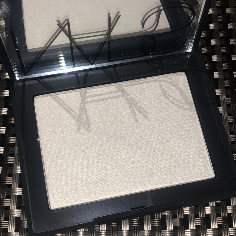 NARS Highlighting Powder - Albatross